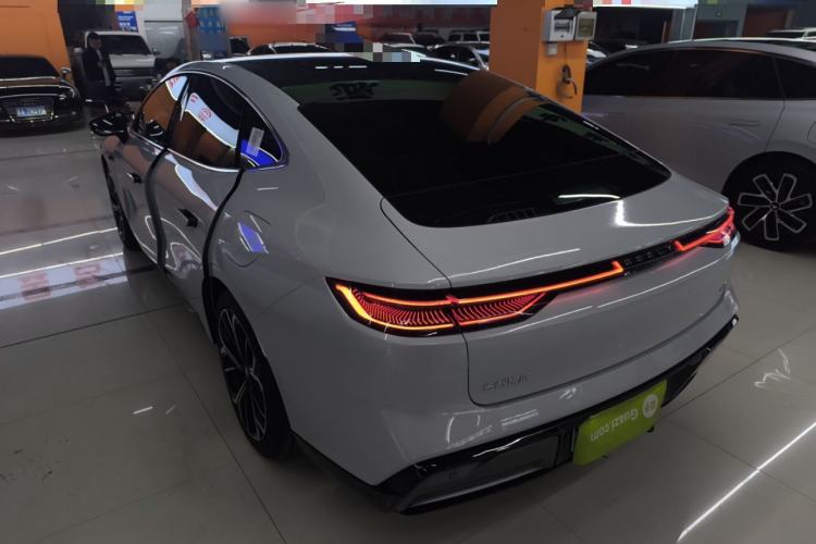 Used Geely Galaxy E8 2025 700 km Long-Range Intelligent Driving Version Rear Left 45 Deg