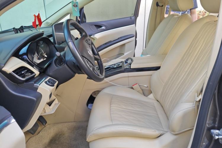 Used Buick GL8 2023 Facelifted Land Cruiser Executive Luxury Version Left Front Seat