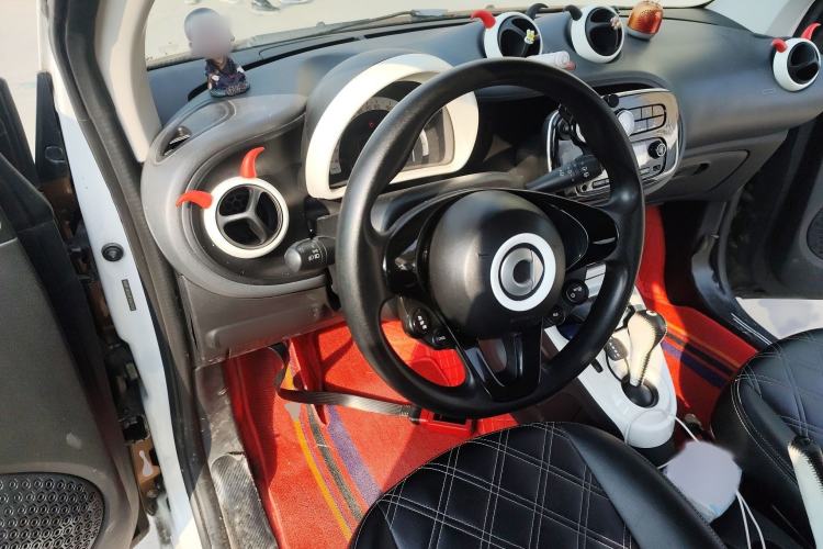 Used smart fortwo 2015 1.0L 52 kW hardtop Dynamic version