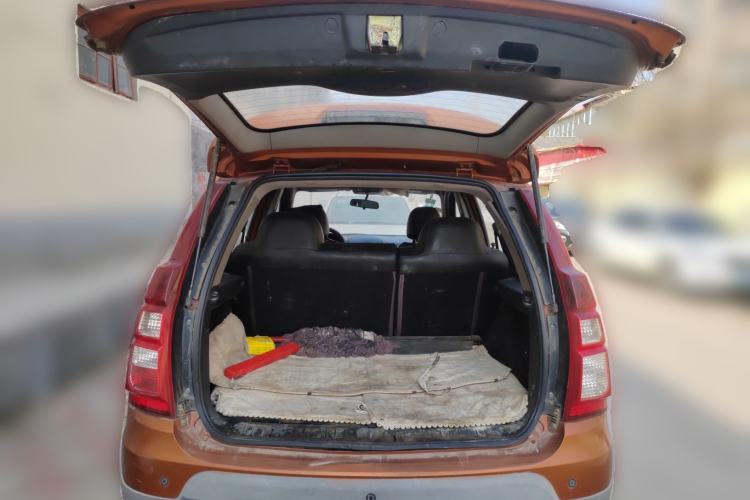 Used FORTHING Joyear X5 2013 1.6L Manual Luxury Model China IV Standard