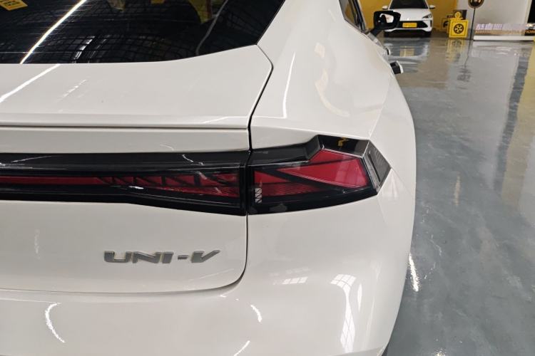Used CHANGAN UNI-V 2023 1.5T Prestige Model
