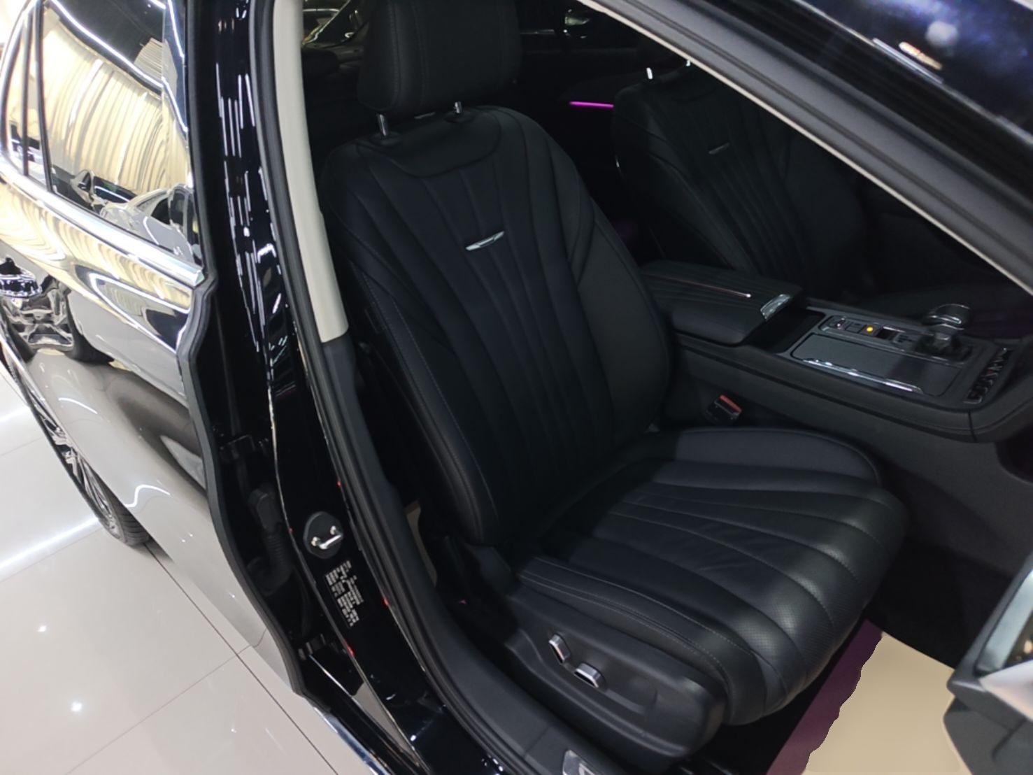 Hongqi H5 2024 2.0T Automatic Smart Connect Flagship Edition - Chinese Trim Chang — снимка 19