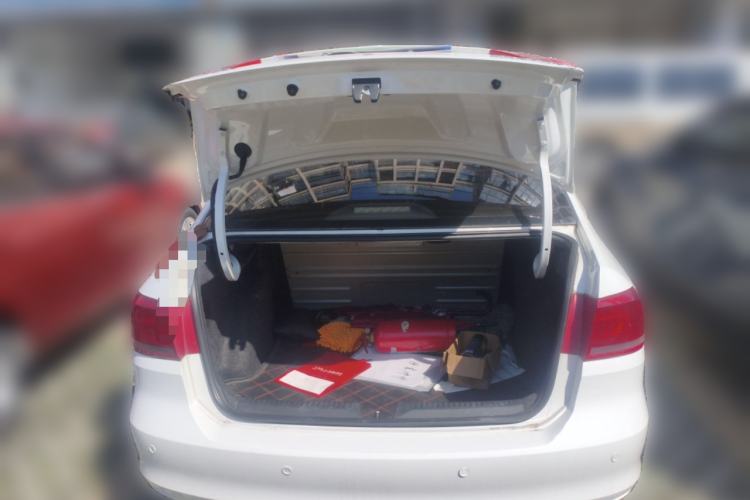 Used Volkswagen Santana 2015 1.6L Manual Fashion Edition Trunk