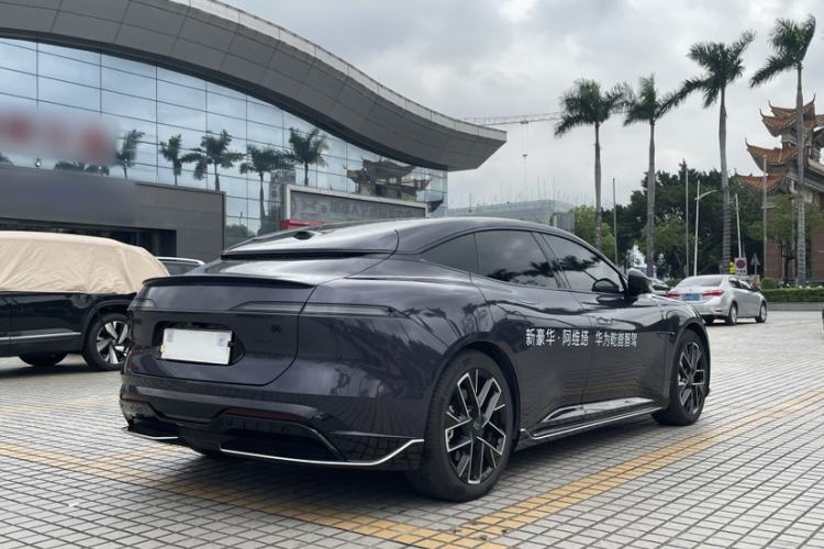 Used Avatr 06 2025 Ultra Pure Electric Edition Exterior 7