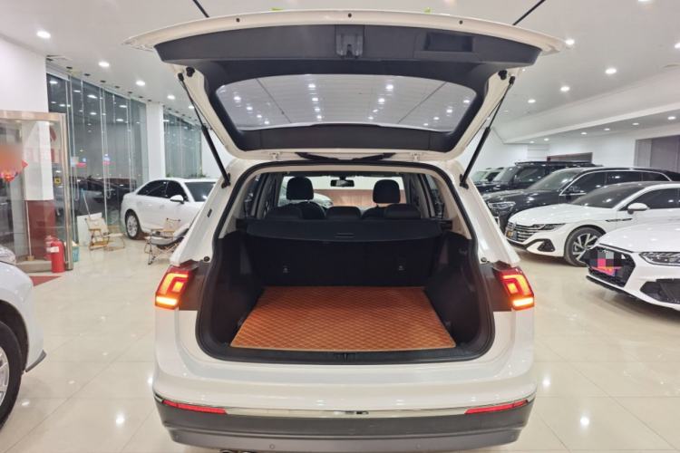 Used Volkswagen Tiguan L 2019 330TSI Automatic Two-Wheel Drive Panoramic Comfort Edition China V Standard
