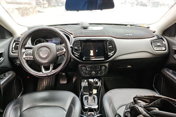 Used Jeep Compass 2020 220T Automatic Elite Edition Center Console