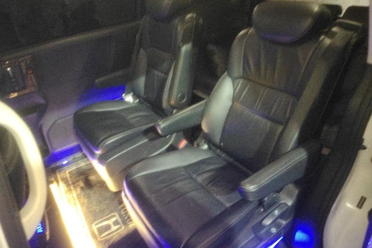 Used Honda Odyssey 2015 Updated Version 2.4L Smart Edition Left Rear Seat