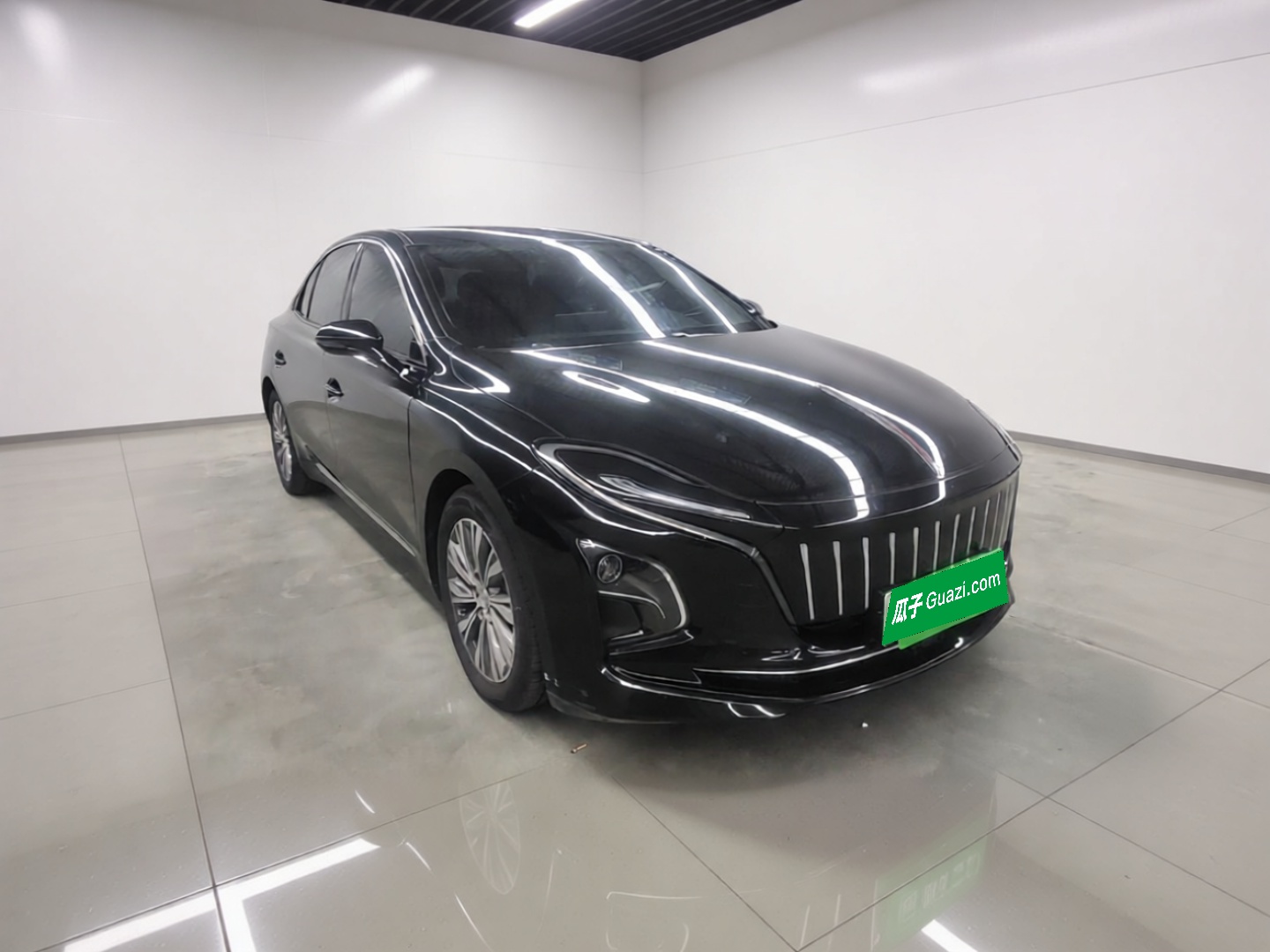 Hongqi E-QM5 2023 620km PLUS — снимка 3