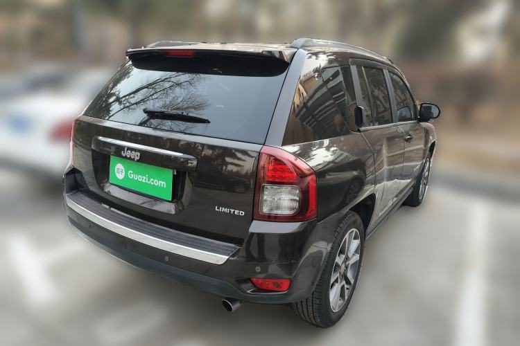 Used Jeep Compass 2014 2.0L two-wheel drive luxury version Rear Right 45 Deg