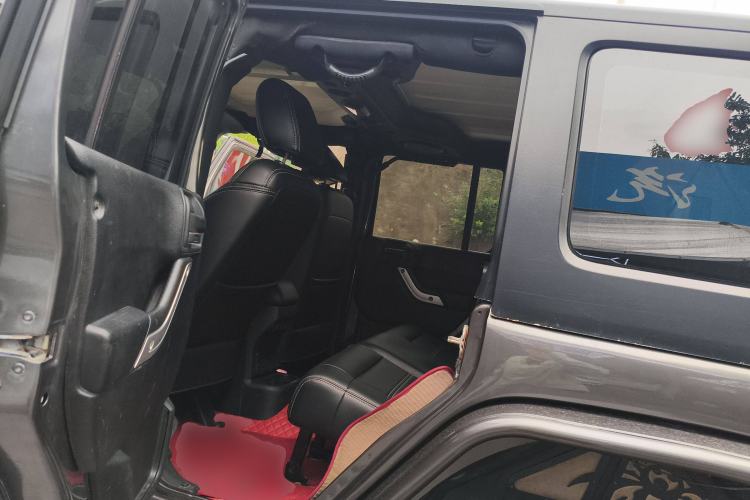 Used Jeep Wrangler 2012 3.6L Sahara Four-Door Edition