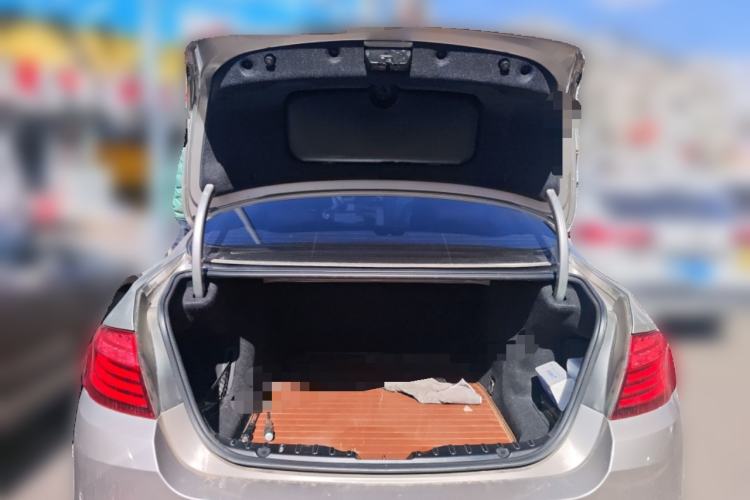 Used BMW 5 Series 2013 530Li Leading Model Trunk