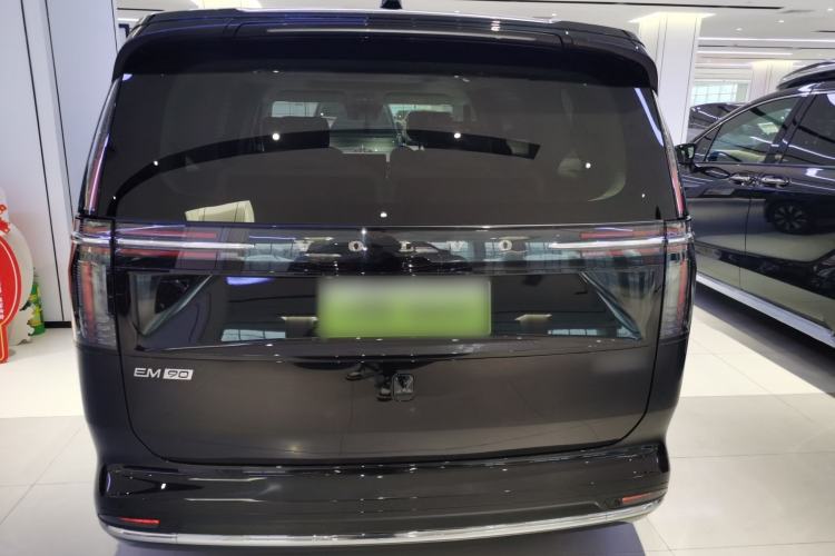 Used Volvo EM90 2025 Ultra Six-Seater