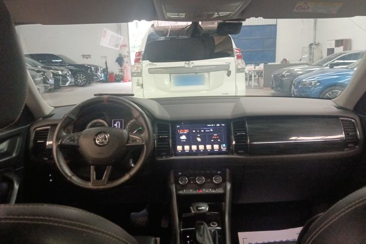 Used Skoda Kodiaq 2018 Facelifted TSI330 5-Seater Two-Wheel-Drive Luxury Enjoyment Edition
