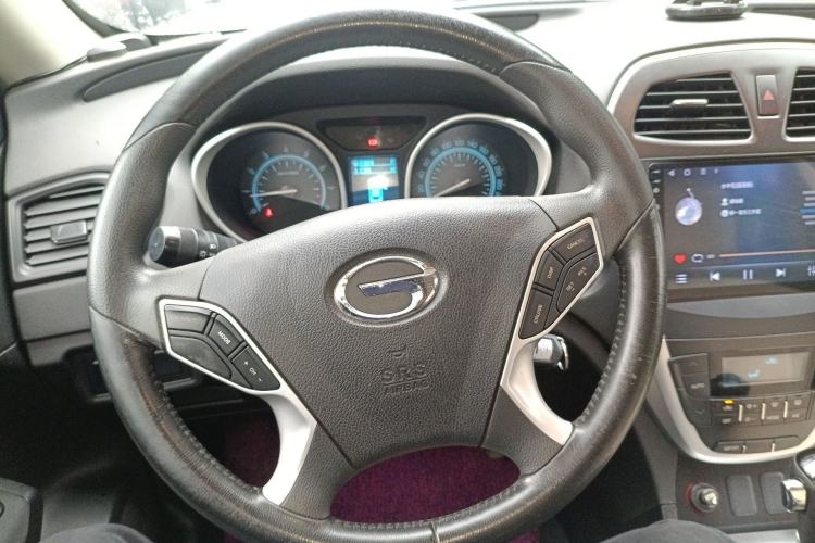 Used GAC Trumpchi GS5 2014 2.0L Automatic Two-Wheel Drive Deluxe Edition Steering Wheel