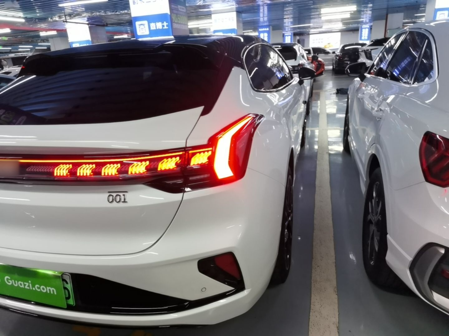 Zeekr 001 2025 YOU Edition 100 kWh All-Wheel Drive — снимка 9