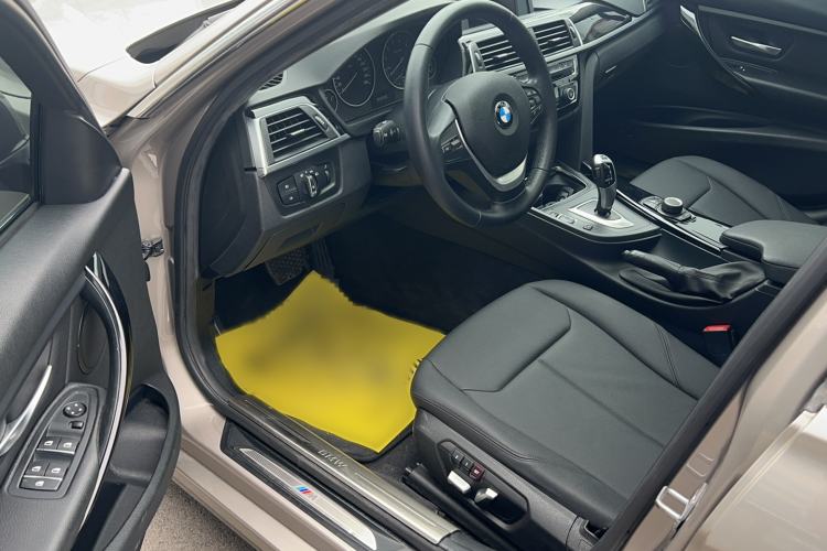 Used BMW 3 Series 2016 316Li Fashion Model Interior 1