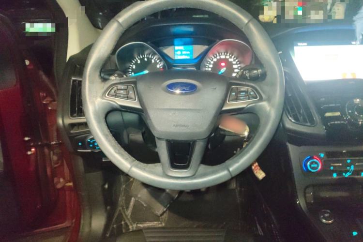 Used Ford Focus 2017 Hatchback 1.6L Automatic Fashion Edition Smart Drive Version
