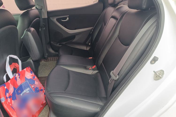 Used Hyundai Elantra (5th Generation / Langdong) 2016 1.6L Automatic Smart Version