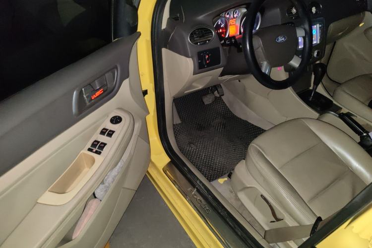 Used Ford Focus 2011 Hatchback 1.8L Automatic Fashion Edition