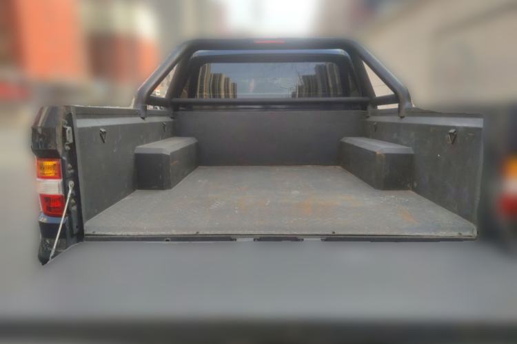 Used Huanghai N3 2017 2.4T Automatic Two-Wheel Drive Sport Edition 4K22D4T