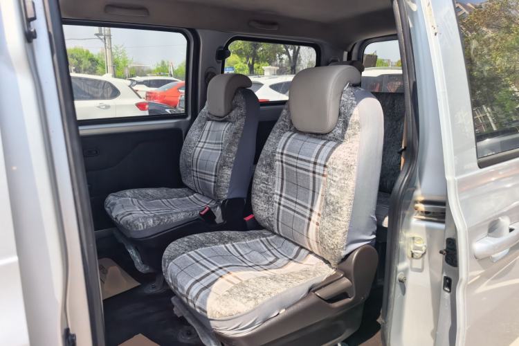 Used Wuling Hongguang V 2019 1.5L Standard Version L2B Left Rear Seat