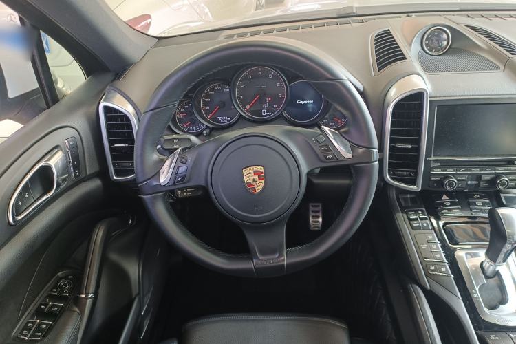 Used Porsche Cayenne 2014 Cayenne Platinum Edition 3.0T Steering Wheel