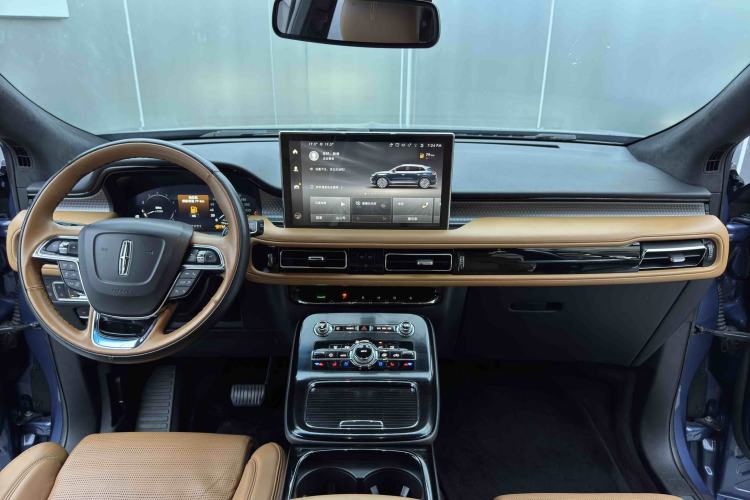 Used Lincoln Nautilus 2021 2.7T Four-Wheel-Drive Presidential Edition Interior 4