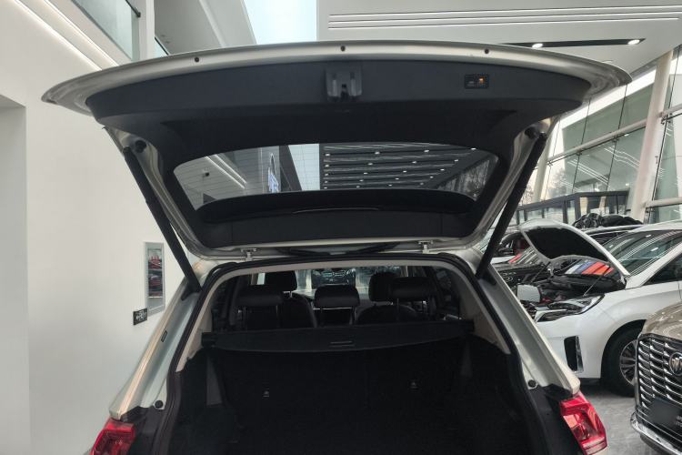 Used Volkswagen Tiguan L 2019 330TSI Automatic Two-Wheel Drive R-Line Flagship Model China VI Standard