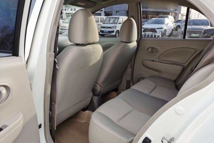 Used Nissan March 2010 1.5L Automatic Easy-Style Version
