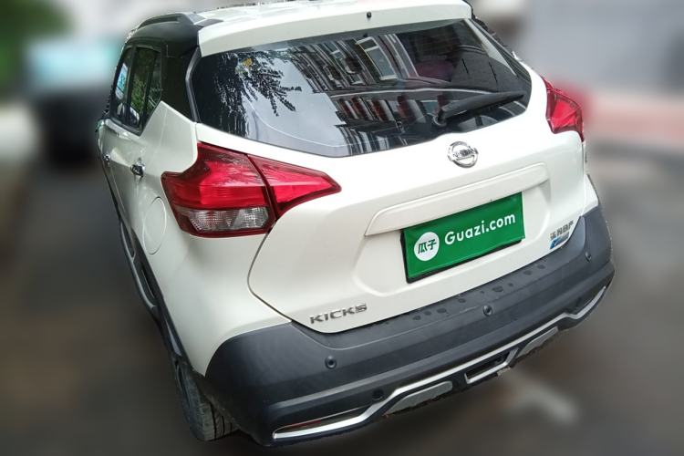 Used Nissan Kicks 2018 1.5L CVT Smart Connect Luxury Edition
