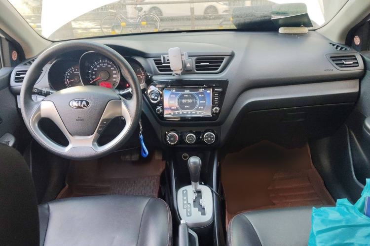 Used Kia K2 2015 Sedan 1.4L Automatic GLS Center Console