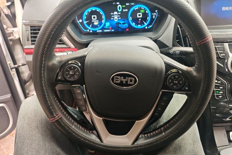 Used BYD Qin New Energy 2014 1.5T Flagship Model Steering Wheel