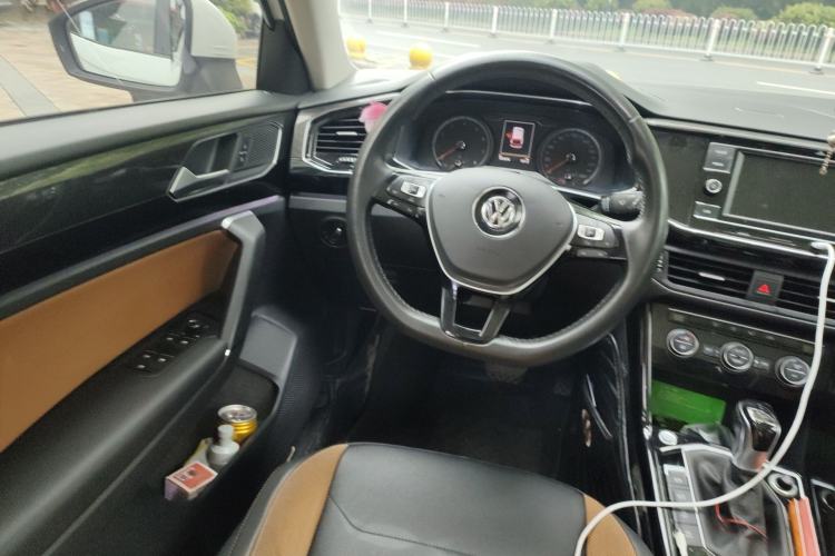 Used Volkswagen Tayron 2019 330TSI Two-Wheel-Drive Luxury Version China V Emission Standard Steering Wheel