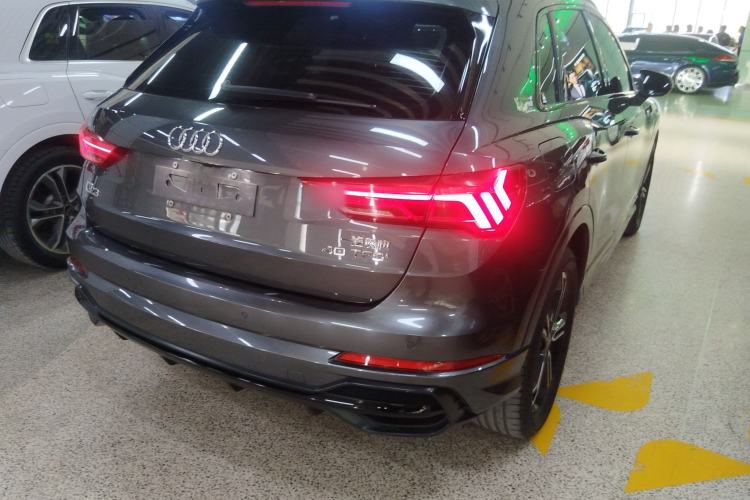 Used Audi Q3 2021 40 TFSI Fashion Dynamic Model