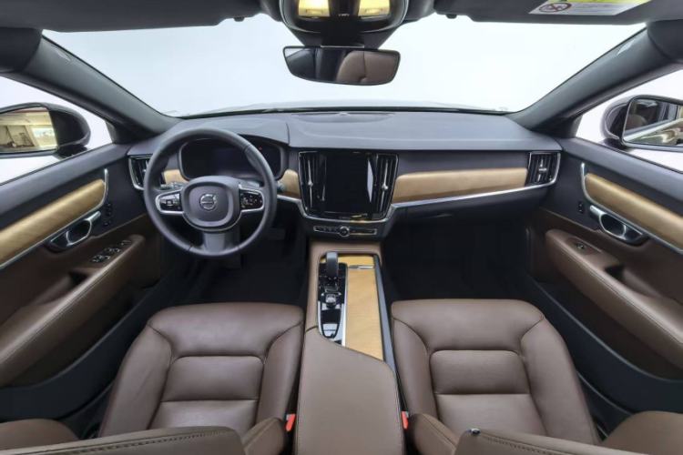 Used Volvo S90 2024 B5 Zhiyi Luxury Edition
