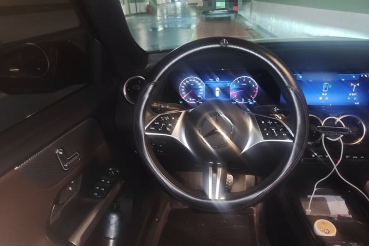 Used Mercedes-Benz GLB 2024-Year Restyled GLB 200 Dynamic Edition Steering Wheel