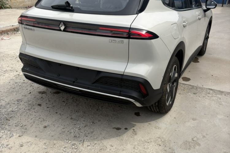 Used Baojun Yunhai 2024 140km Plug-in Hybrid Version Exterior 3