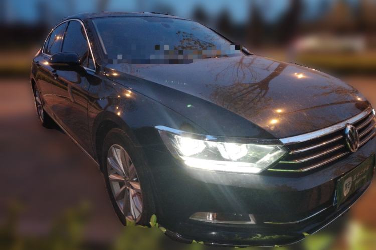 Used Volkswagen Magotan 2019 330TSI DSG Leading Model China VI Standard Front Right 45 Deg