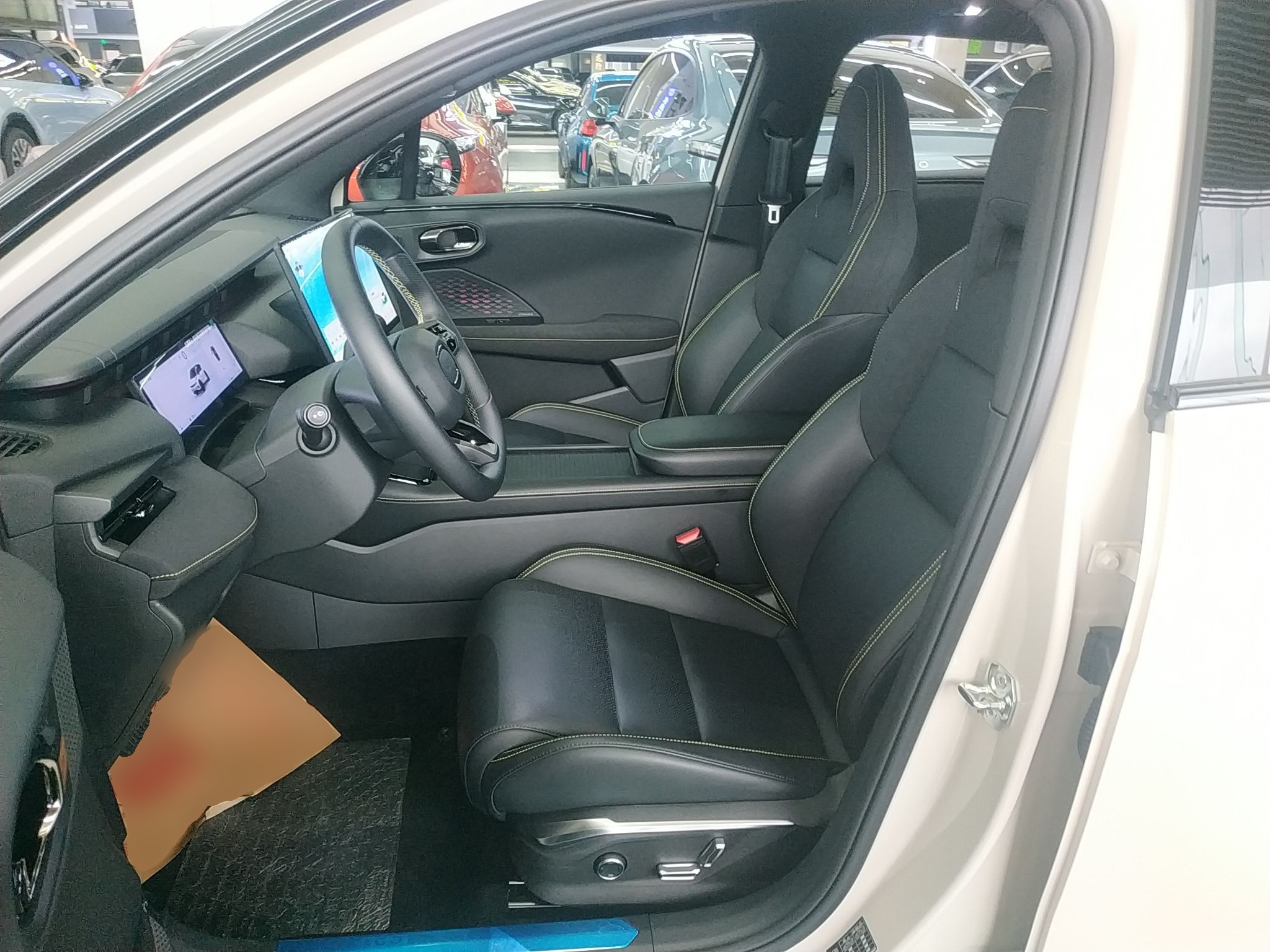 Переднее сиденье в автомобиле