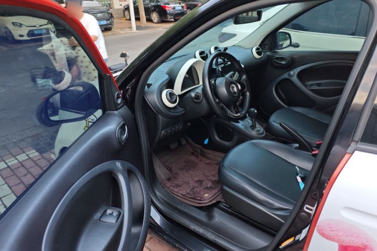Used smart forfour 2016 1.0L 52 kW Dynamic Edition
