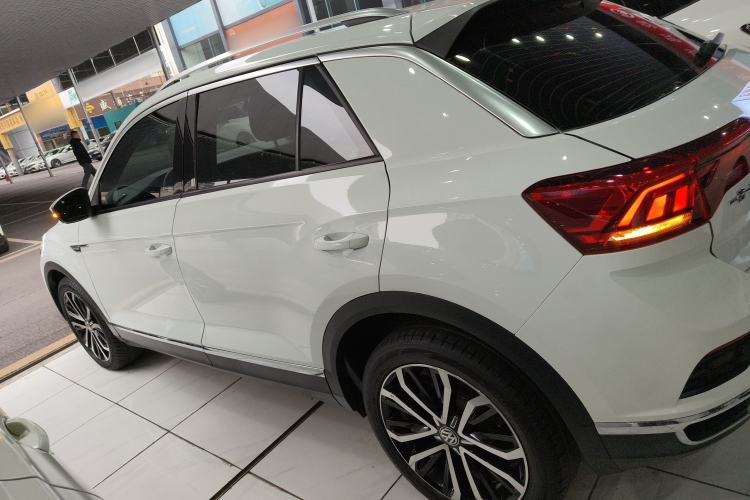 Used Volkswagen T-ROC 2018 280TSI DSG Four-Wheel Drive Comfort Version China V Standard
