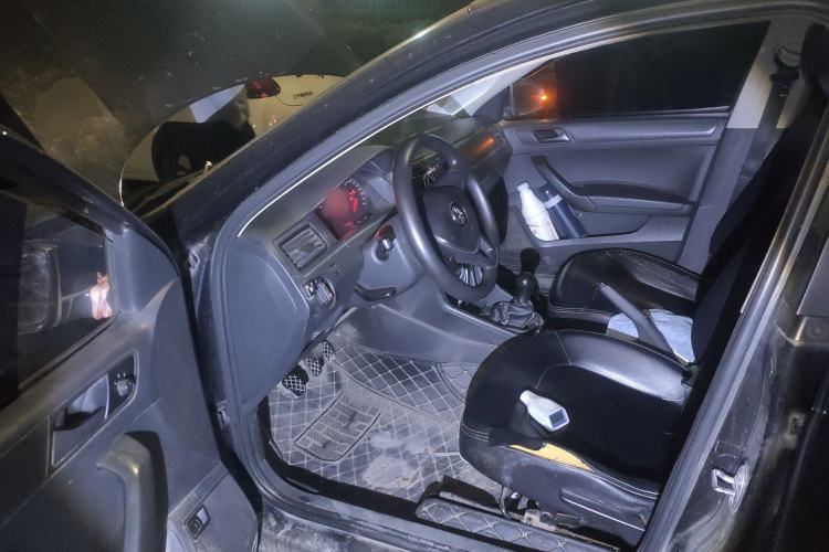 Used Volkswagen Santana 2016 1.6L Manual Fashion Edition Driver Seat