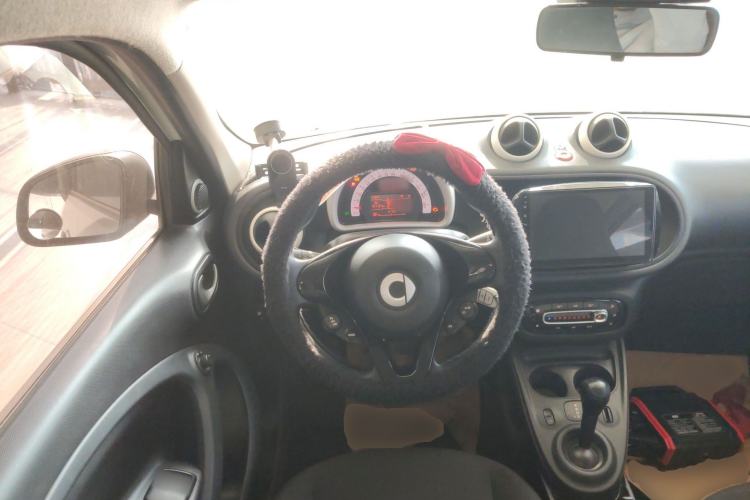 Used smart forfour 2018 1.0L 52 kW Dynamic Edition
