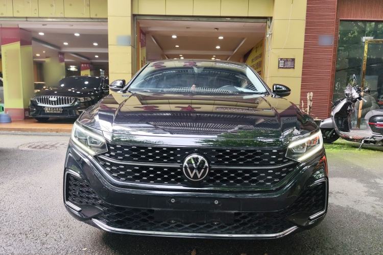 Used Volkswagen Passat 2022 330TSI Starry Luxury Edition Front