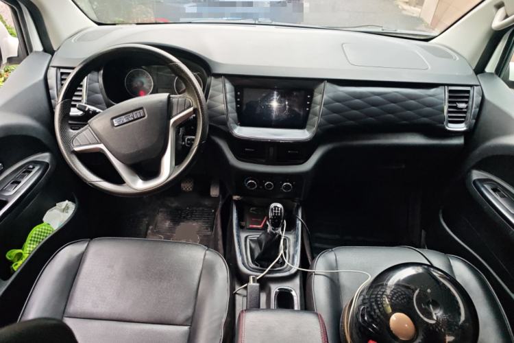 Used Jinbei Gold Hiace 2023 1.5L Passenger Van Travel Lion 5/6/7-Seater with Central Air Conditioning
