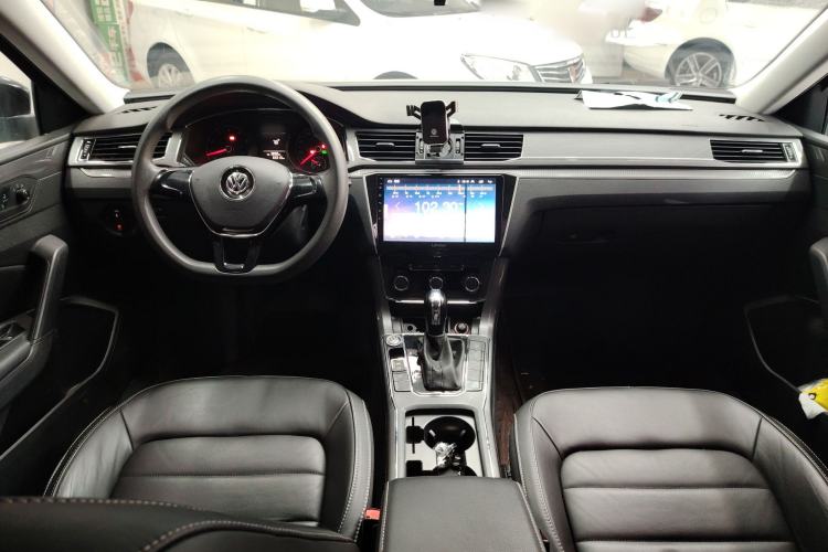 Used Volkswagen Passat 2017 280TSI DSG Luxury Edition
