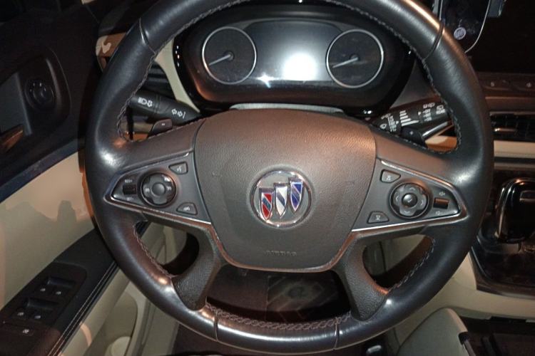 Used Buick GL8 2023 Land Executive Class 652T Smart Luxury Model
