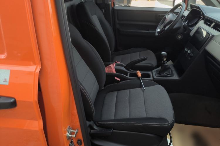 Used Wuling Zhengcheng 2021 1.5T Manual Comfort Version with Enclosed Windows