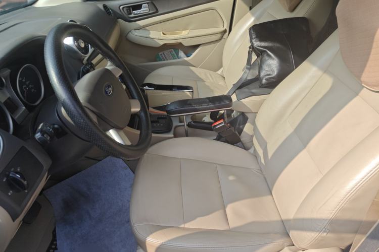 Used Ford Focus 2011 Hatchback 1.8L Automatic Fashion Edition
