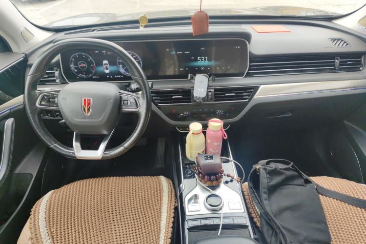 Used Hongqi HS5 2019 2.0T Smart Connect Flagship All-Wheel-Drive Version Center Console